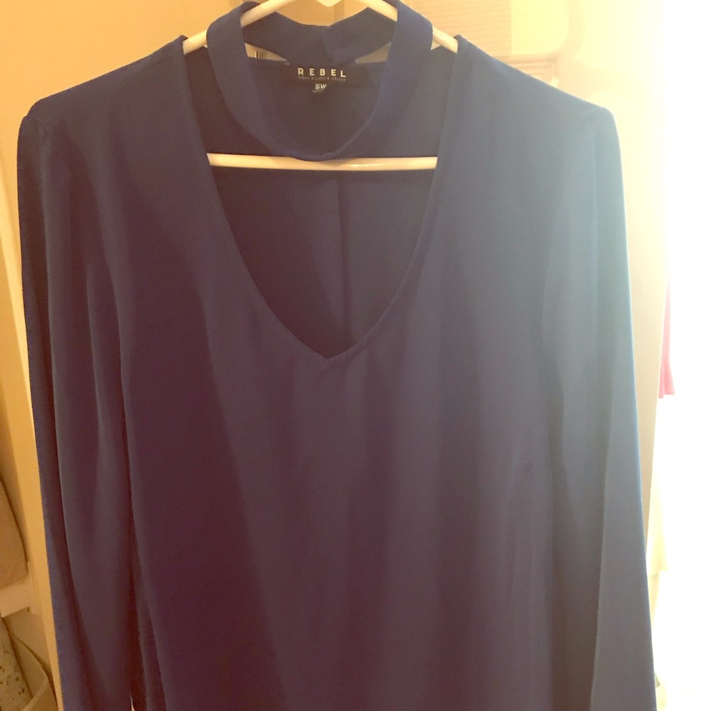 Rebel Wilson Trendy Choker Top Bell Sleeves